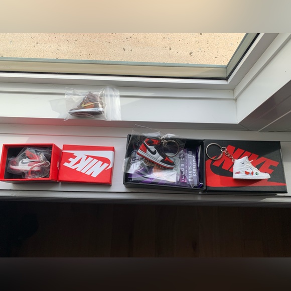 3D mini jordan sneaker keychains with box - Picture 1 of 3